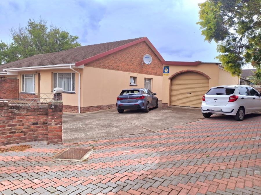 3 Bedroom Property for Sale in Cambridge West Eastern Cape